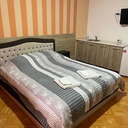 Bed&Breakfast Intermezzo Caffe Kikinda ภายนอก รูปภาพ
