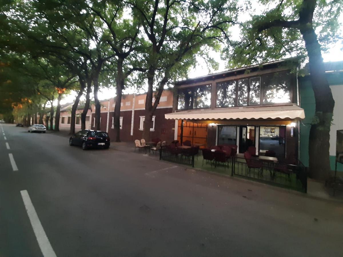Bed&Breakfast Intermezzo Caffe Kikinda ภายนอก รูปภาพ