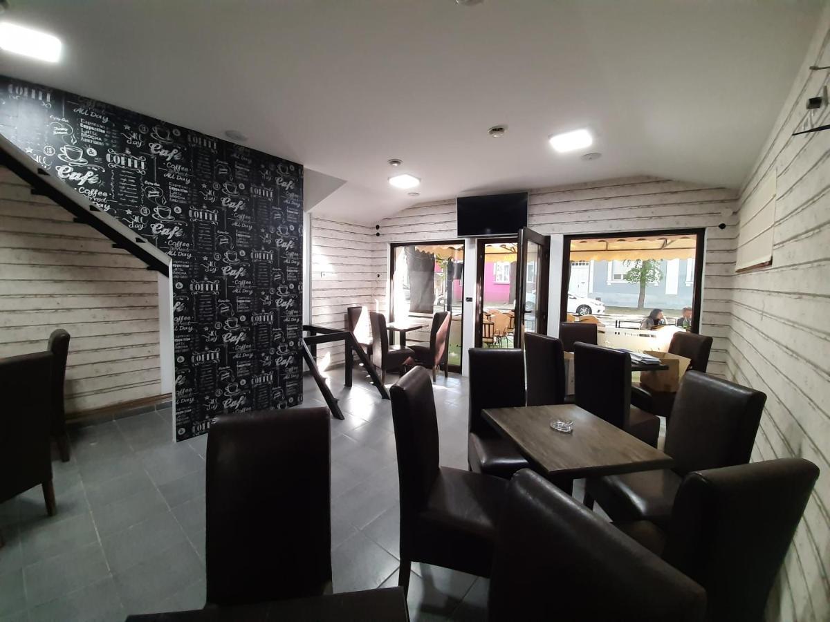 Bed&Breakfast Intermezzo Caffe Kikinda ภายนอก รูปภาพ