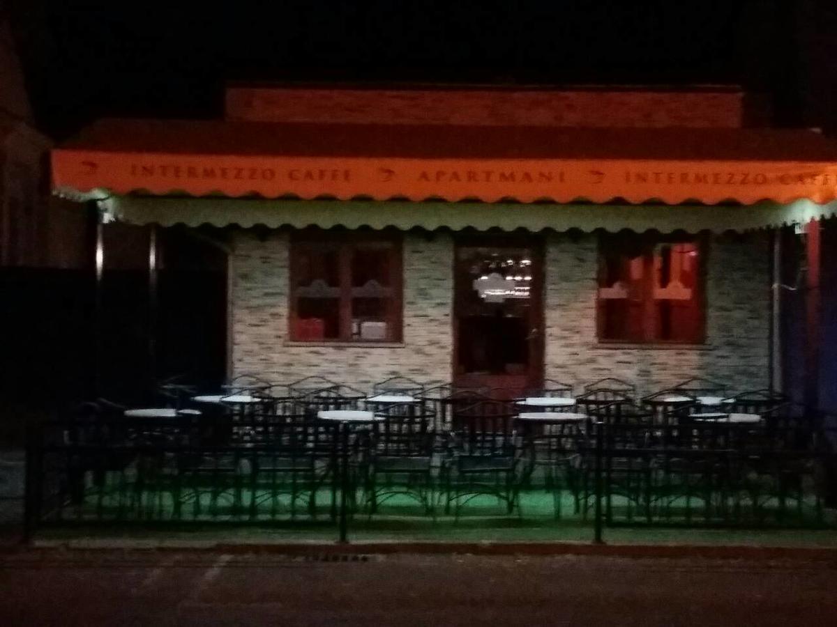 Bed&Breakfast Intermezzo Caffe Kikinda ภายนอก รูปภาพ
